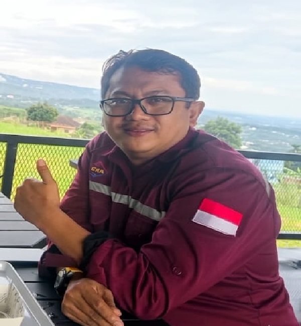DIREKTUR PT ARMADA KARYA SEMESTA
